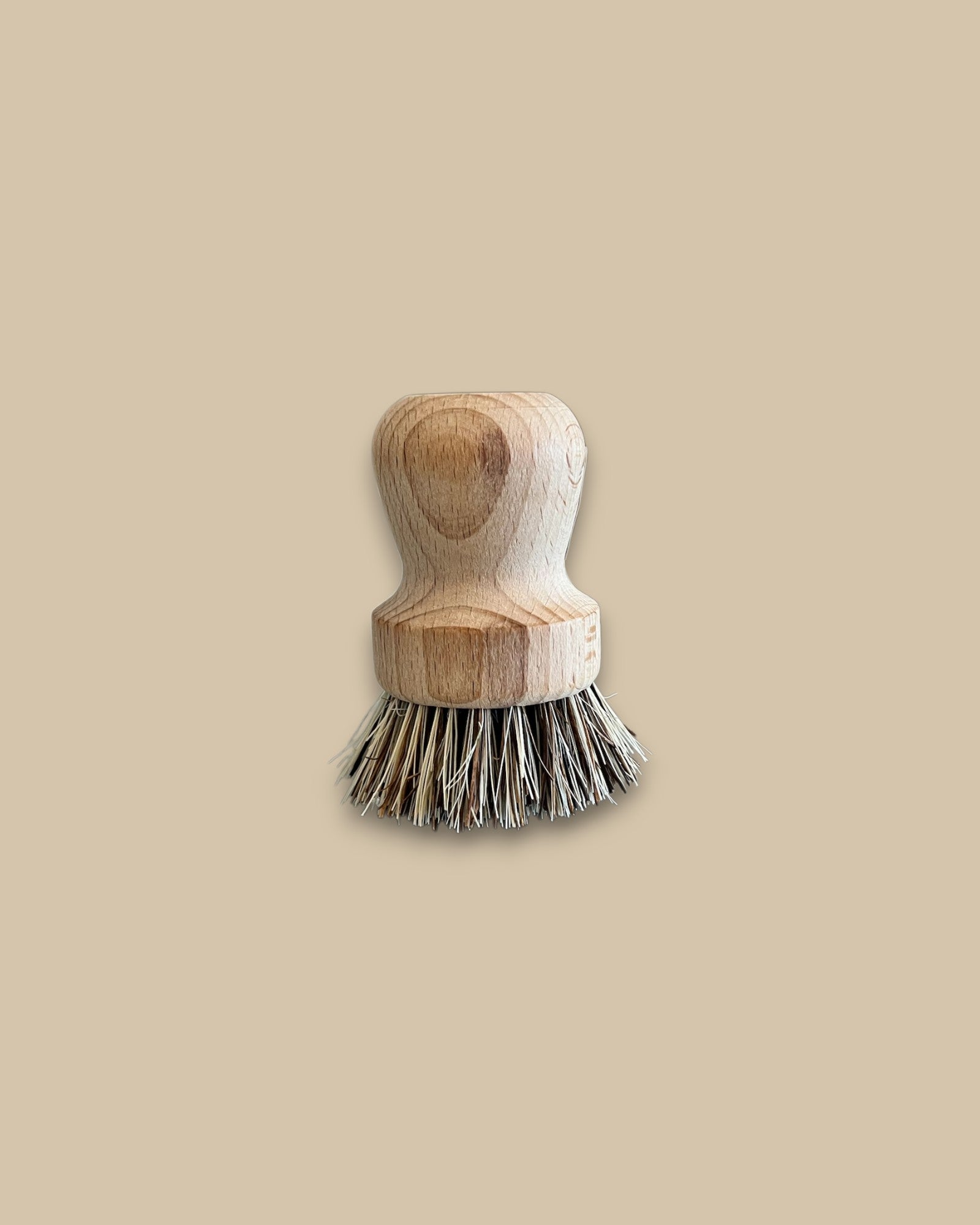 Euro Pot and Pan Rounded Cleaning Brush with Wood Handle
