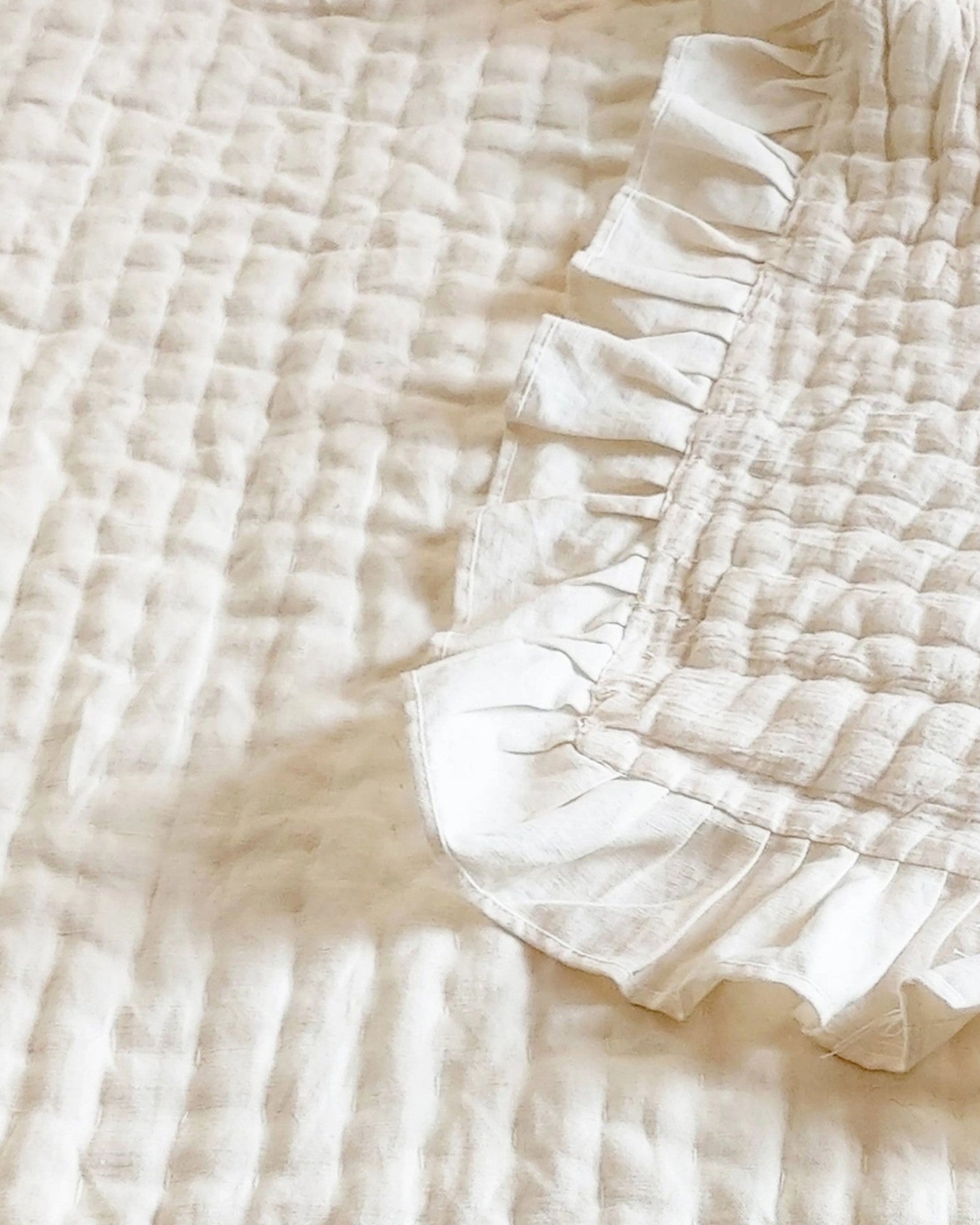 Linen Ruffle Queen Quilt