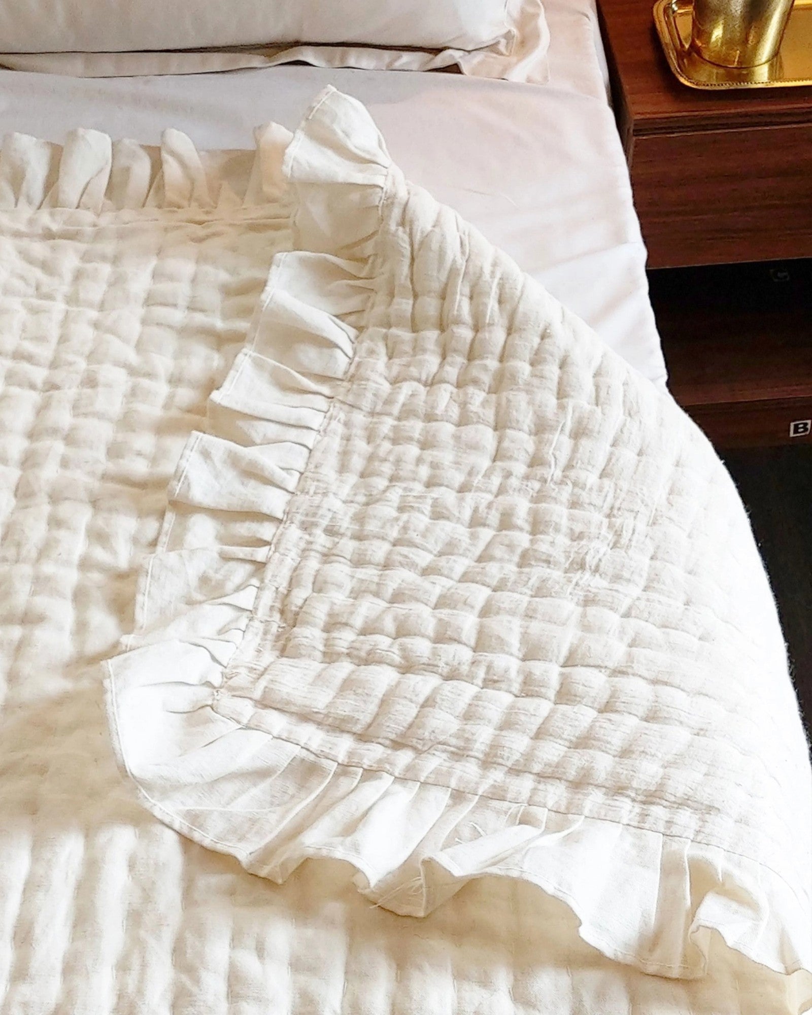 Linen Ruffle Queen Quilt