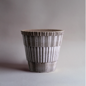 Atlas Pot + Saucer (Grey)