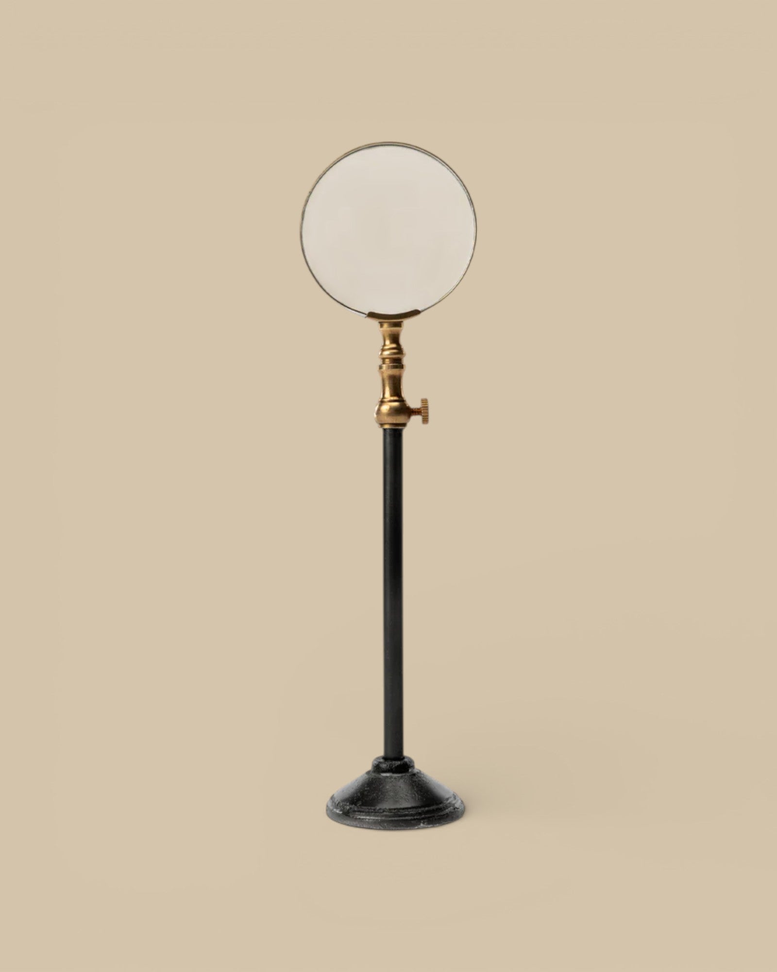 Standing Magnifier