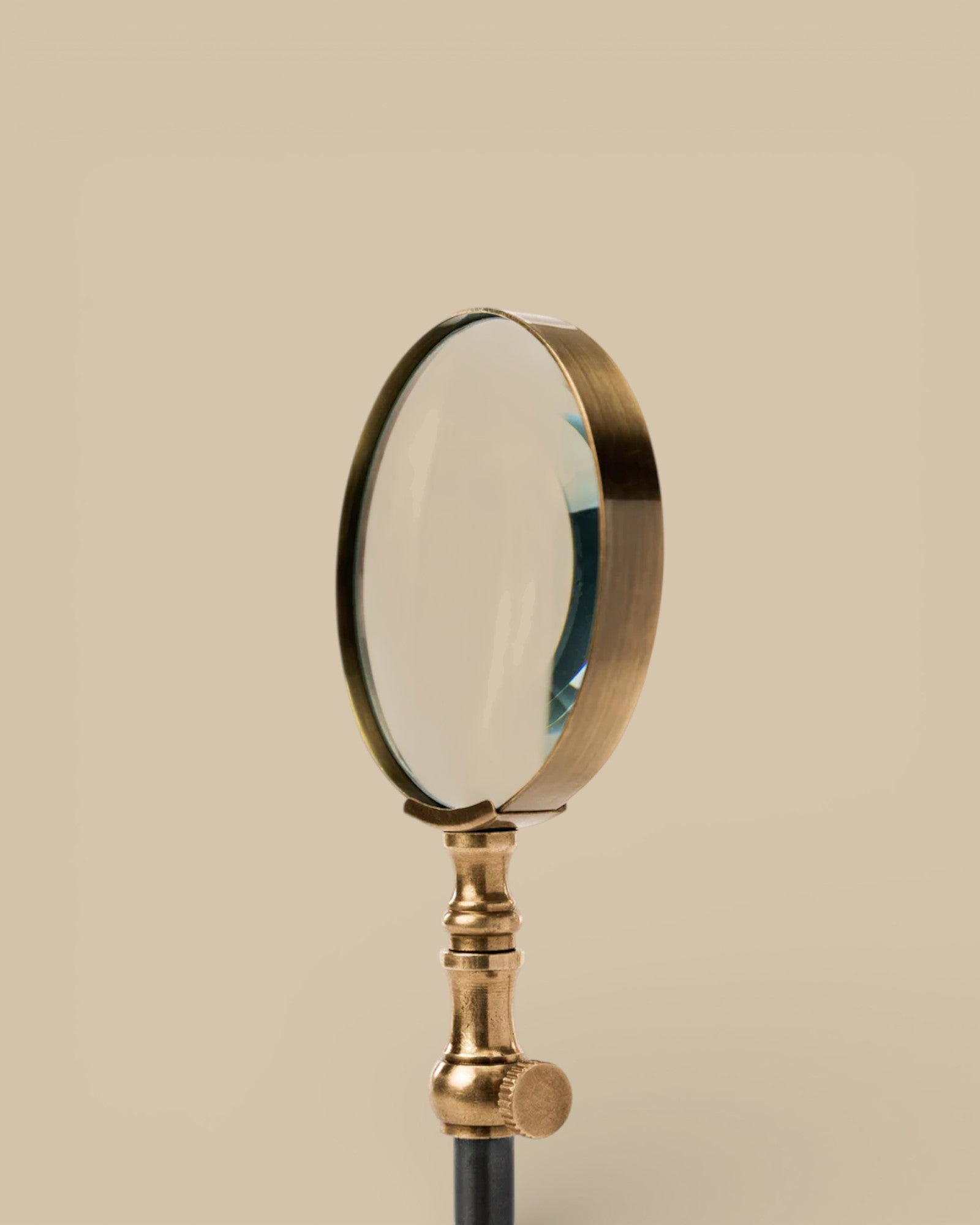 Standing Magnifier