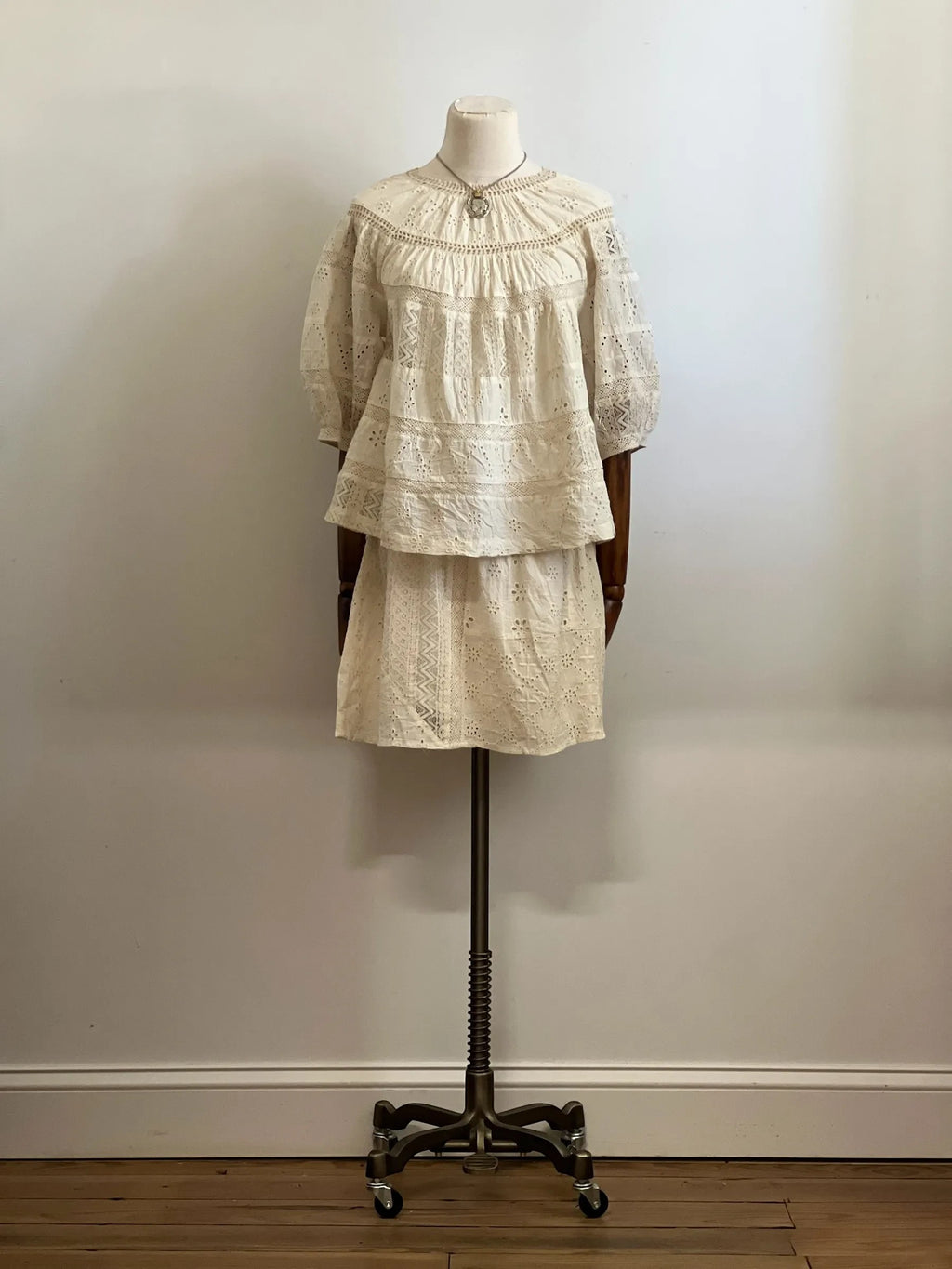 Homestyle Collective Willow eyelet skirt and matching top in cream cotton with intricate lace trim on a mannequin